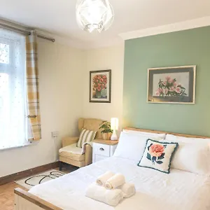 Apartment Centre D1 - 2 Bedroom Spacious Modern Duplex House, Dublin